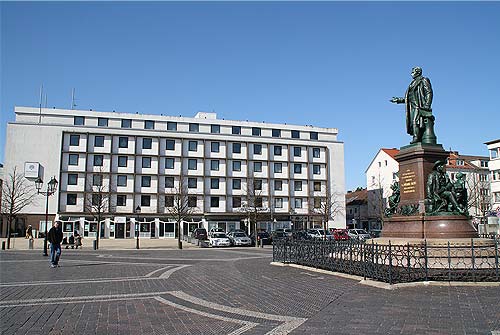 Theodor-Heuss-Platz